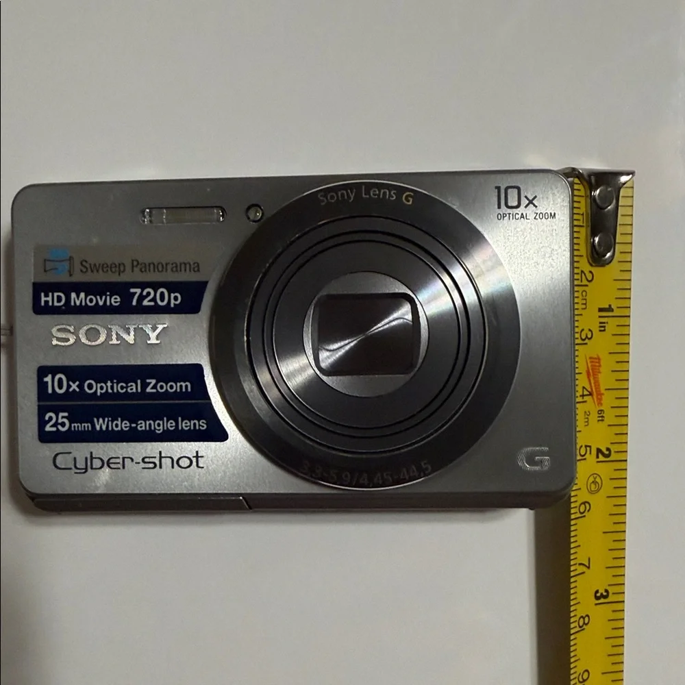 Sony Cyber-Shot DSC-W690 16.1MPCCD Digital Camera - Picture 13 of 14